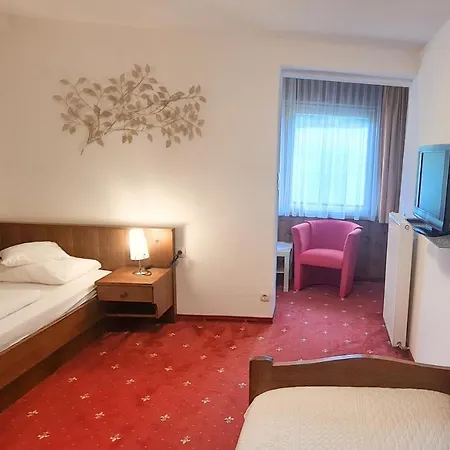 Seeblick בית הארחה 3*
